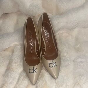 Calvin Klein Women's Cream Pumps